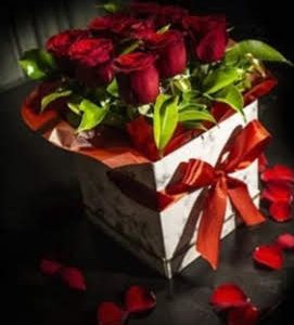 Caja de nueve rosas