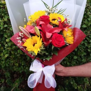 Ramo de Rosas, Lilium y Girasoles