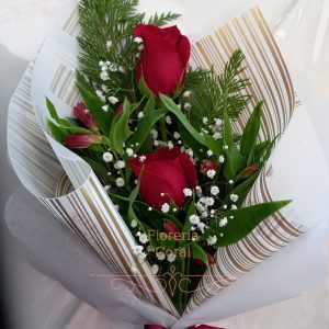ramo de flores rojas