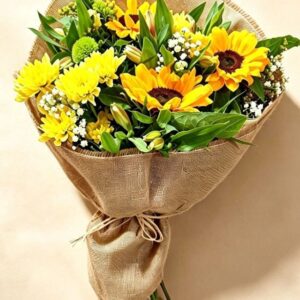 Ramo con girasoles y mix de flores en arpillera